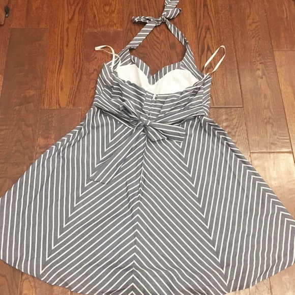 Cute Halter Top Sundress - Picture 3 of 4